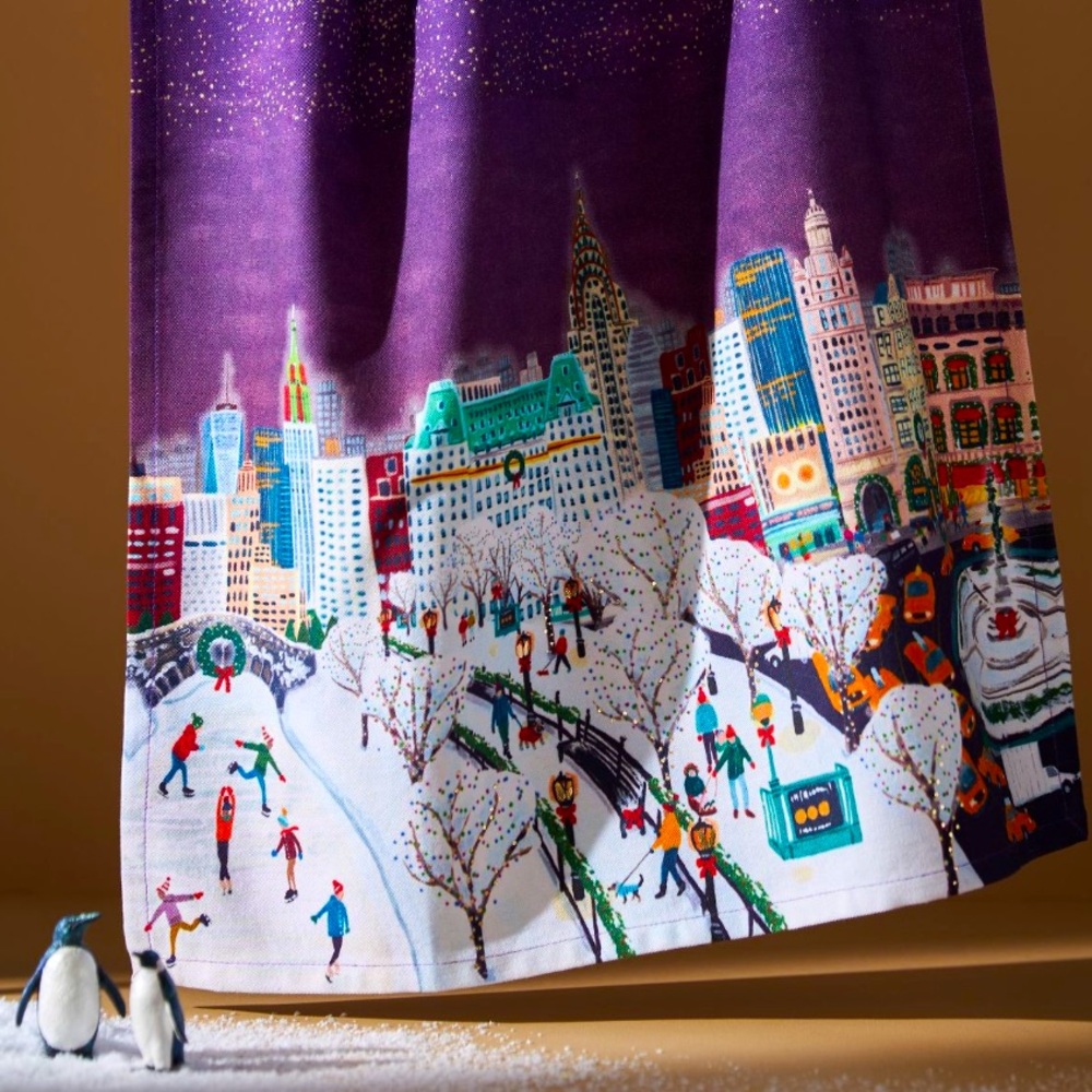 Holiday in the city Tea Towel